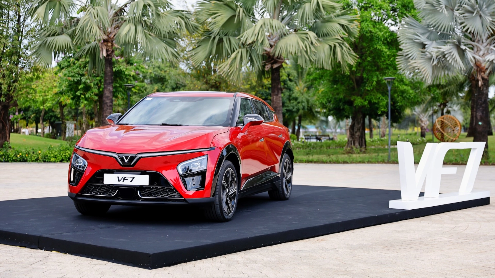 đầu xe vinfast vf7