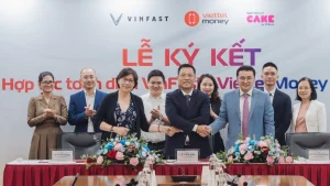 vinfast hợp tác chiến lược với cake by vpbank và viettel money