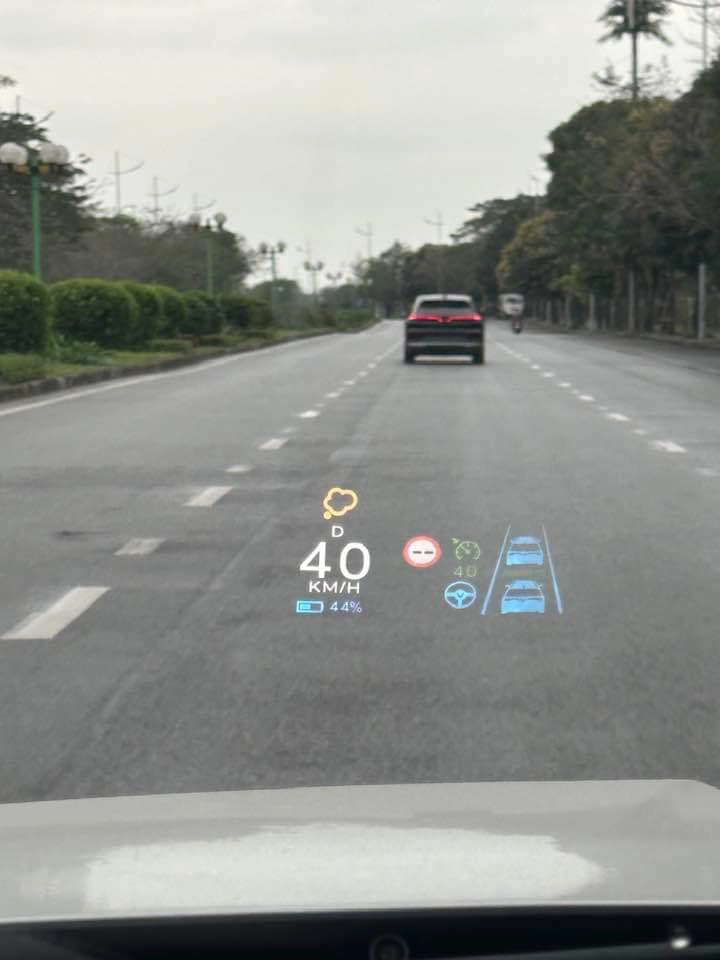 HUD trên vinfast vf8
