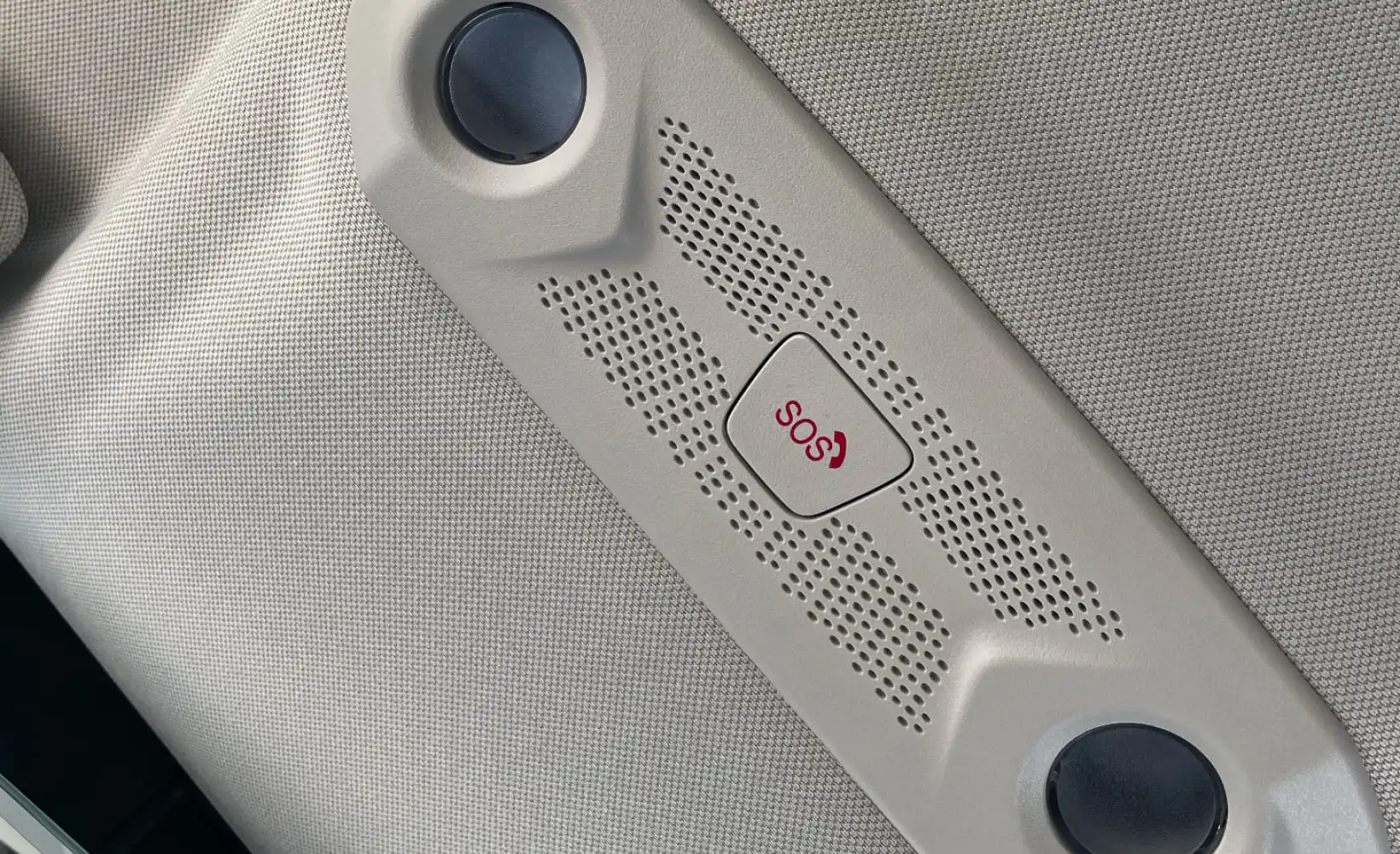 Cứu hộ khẩn cấp trên vinfast vf8